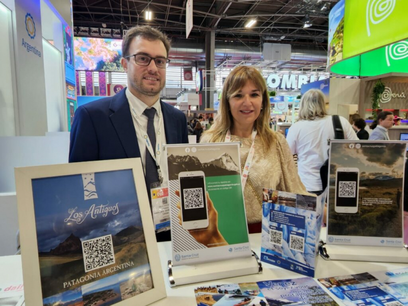 Santa Cruz promociona sus destinos turísticos en la Feria más importante de Francia